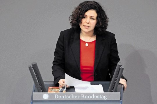 Немецкий Политик Сара Вагенкнехт Фото В Купальнике
