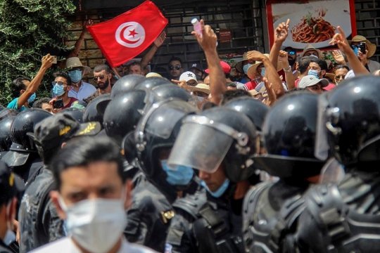 Тунис «закрывает» «арабскую весну»