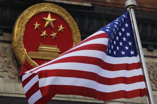 МИД Китая: США используют демократию в качестве оружия для разрушения других стран