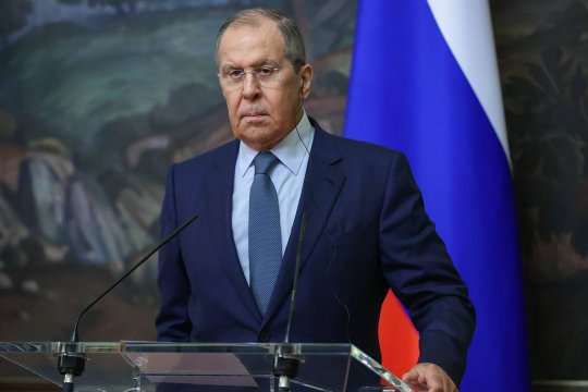 Лавров заявил, что Россия не будет унижаться и просить Запад об отмене санкций