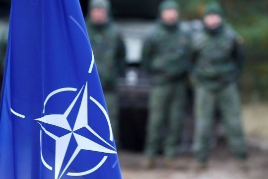Глава Минобороны ФРГ анонсировала обсуждение в Совете НАТО российских предложений по гарантиям безопасности 