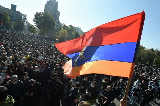 Противоречивая Армения (результаты опросов общественного мнения)