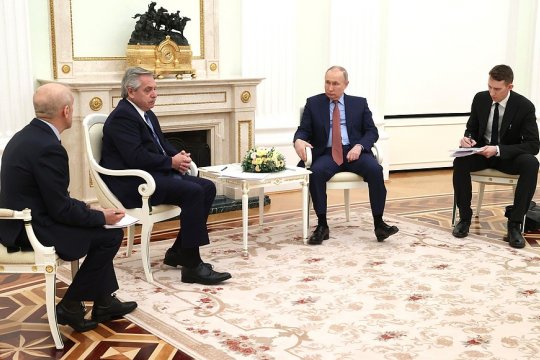 Владимир Путин проводит переговоры с президентом Аргентины Альберто Фернандесом