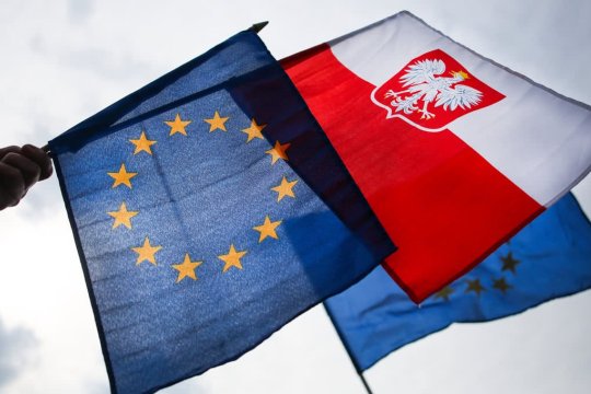 Еврокомиссия оштрафовала Польшу на 100 миллионов евро