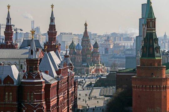 FT: Запад не имеет возможности изолировать Россию