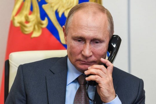 Путин и Макрон обсудили ситуацию на Запорожской АЭС