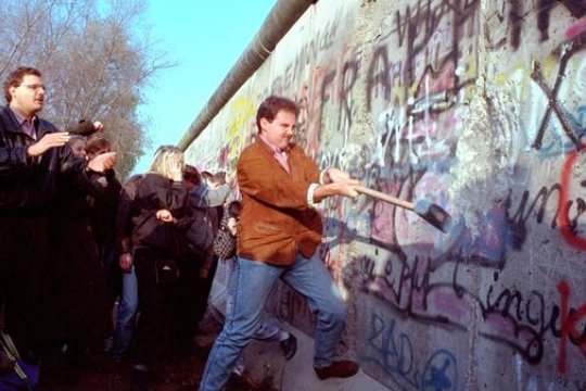 Берлинская стена: Мифы и реальность