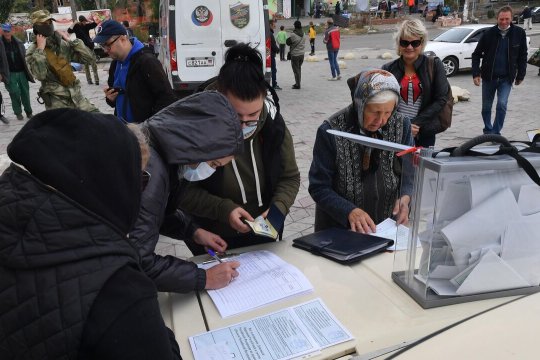 Обнародованы первые результаты референдумов в Донбассе, Запорожской и Херсонской областях 