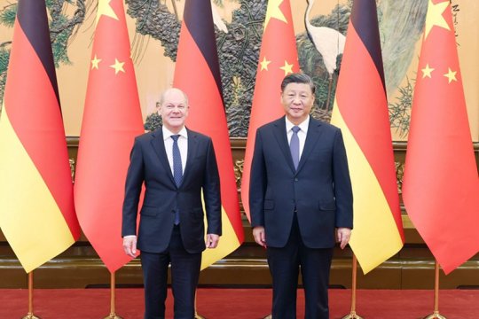 Лидер Китая Си Цзиньпин провел встречу с канцлером ФРГ Олафом Шольцем
