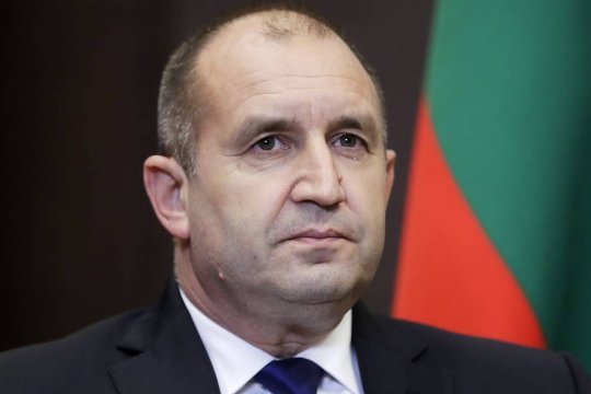 Президент Болгарии призвал не поставлять оружие Киеву из-за риска глобального конфликта