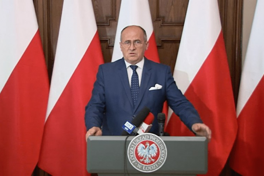 Глава МИД Польши обвинил канцлера ФРГ Шольца во вмешательстве в дела страны