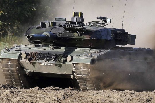 В Германии признали проблемы с ремонтом подбитых на Украине танков Leopard