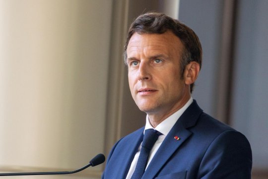 Макрон: Франция не станет брать инициативу в конфликте на Украине
