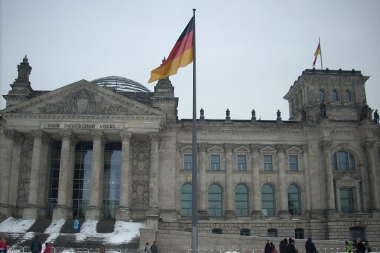 Глава МВД ФРГ заявила об угрозе со стороны ИГИЛ в Германии