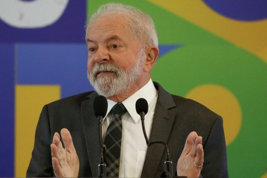 Президент Бразилии назвал мирные инициативы по Украине без участия России бессмысленными 