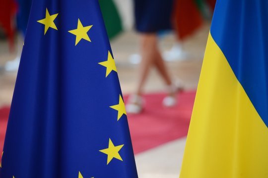 Глава МО Польши связал принятие Украины в ЕС с урегулированием вопроса о Волынской резне