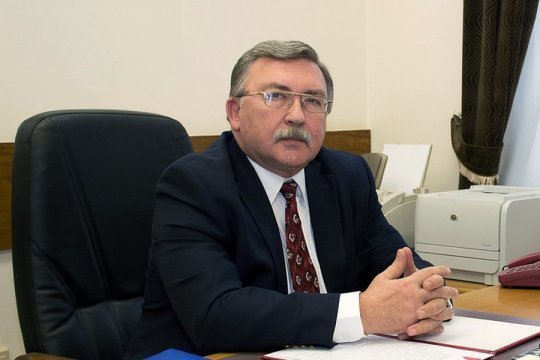 Ульянов: отказ США и ЕС от роли посредника не выведет РФ из равновесия 