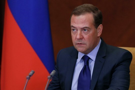 Медведев заявил об ожесточенном сопротивлении «глубинного государства» Трампу