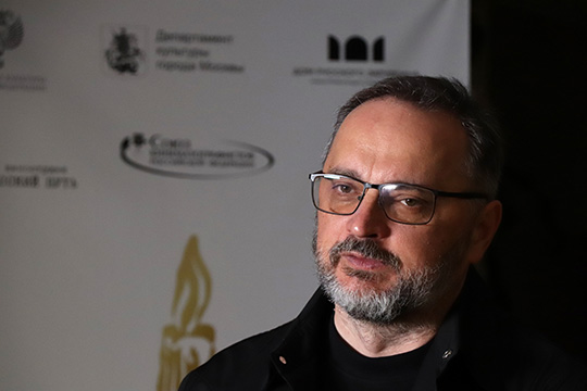 Тетралогия режиссера Максима Фадеева «У края бездны» или «Я такой же солдат, только с камерой»