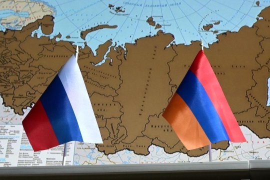 Путин и Пашинян встретились на полях ШОС 