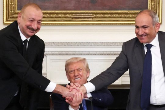 Лидеры Армении, Азербайджана и США приняли декларацию об урегулировании конфликта
