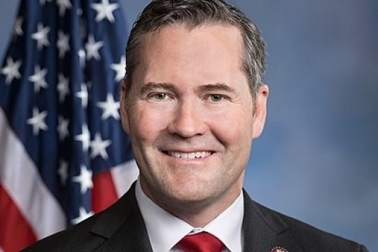 Уолтц: в США не хотят позволить властям РФ и КНР определять мировые стандарты