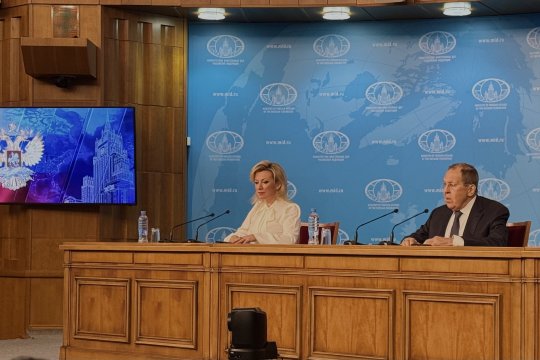 Лавров назвал хамством слова Макрона о России