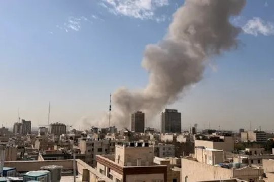 Иран нанес ответные удары по базам США в странах Персидского залива