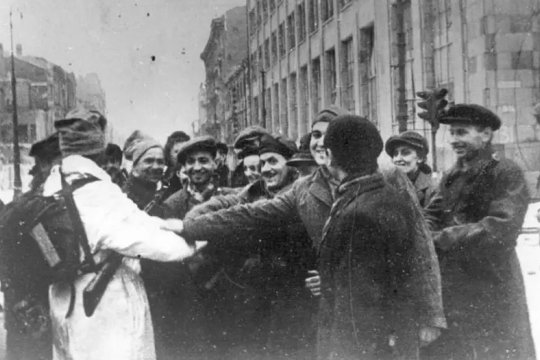 Подарки СССР Польше