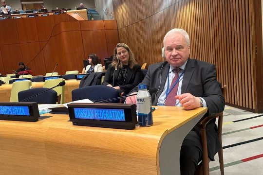 Сенатор Денисов: РФ выступает за развитие парламентской дипломатии без санкций и дискриминации