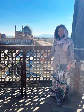 На балконе дворца Али Капу, Исфахан.jpg