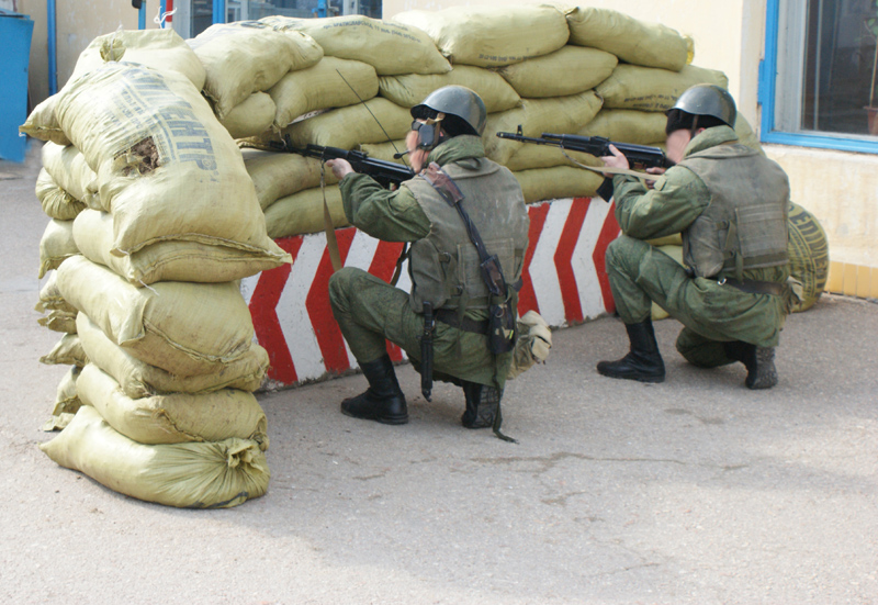Блок-пост у одного из военных объектов российской армии в Крыму