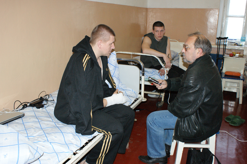 Интервью в больничной палате с бойцами «Беркута»
