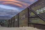 Отказ США от строительства ограждения на границе с Мексикой позволит сэкономить 2,6 млрд. долларов