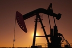 AP: решение ОПЕК+ о сокращении добычи нефти грозит США ростом инфляции и цен на топливо