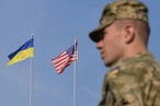 Военный дипломат США инструктирует бойцов ВСУ в Мариуполе