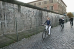 К 60-летию начала сооружения Берлинской стены