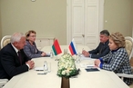 В. Матвиенко и М. Мясникович провели встречу с руководителями субъектов России и регионов Белоруссии