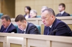 В ходе «парламентской разминки» сенаторы затронули ситуацию на Юго-Востоке Украины, вопросы экономики и финансов