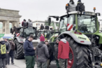 Немецкие фермеры начали протесты с блокировкой дорог по всей Германии
