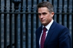 Британский министр обороны заявит о готовности применять «жесткую силу»