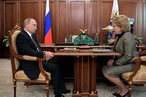 Президент России В. Путин провел рабочую встречу с Председателем Совета Федерации В. Матвиенко