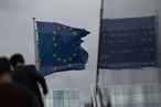 Bloomberg: ЕС обсуждает отмену санкций против части россиян