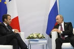 Путин заявил Макрону о недопустимости вмешательства в дела Белоруссии