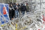 Беженцы с территории Турции  продолжают просачиваться в Грецию