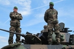 К российской границе будут направлены французские военные