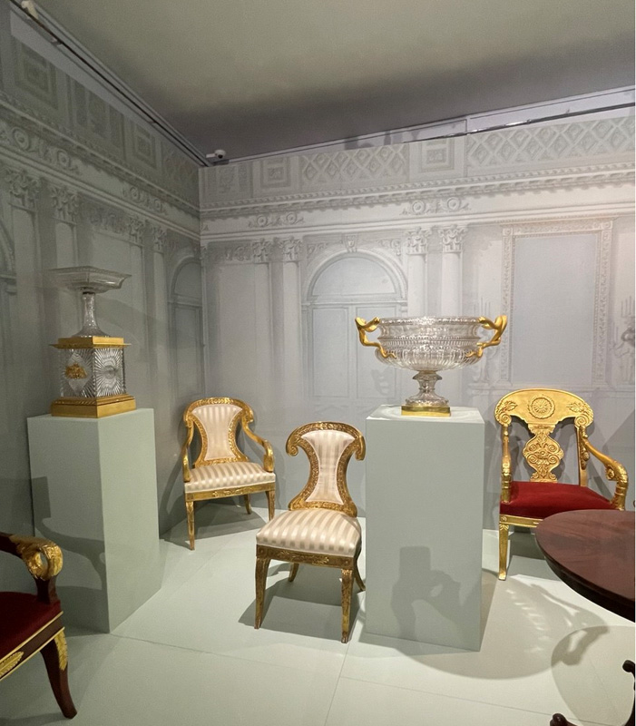 Автор мебели К.Росси, Первая половина XIX в., Государственный Эрмитаж, Автор ваз К.Росси, Императорский стеклянный завод, Первая половина XIX в., Государственный Эрмитаж